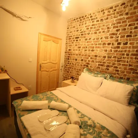 Little Ganj Suites فندق