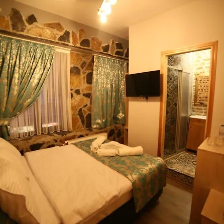 Little Ganj Suites
