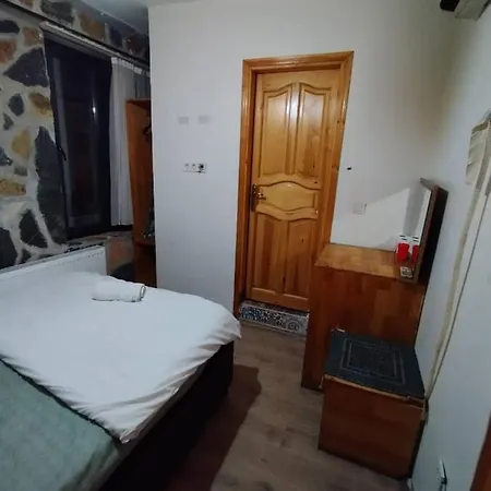 Little Ganj Suites Hotel