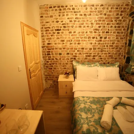 Отель Little Ganj Suites Стамбул