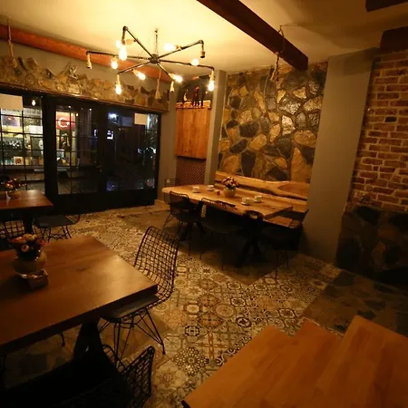 Hotel Little Ganj Süites
